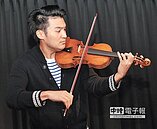 陳銳偏鄉扎根　與泰雅學童互動