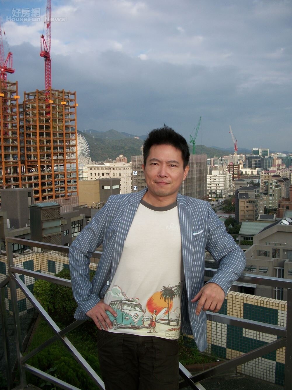 3.從蘇逸洪住家頂樓就可以俯瞰整個大直。