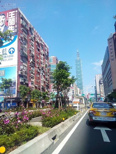 7.信義路四段一眼就能看到「台北101」,周邊巷弄的老舊公寓很值得投資。