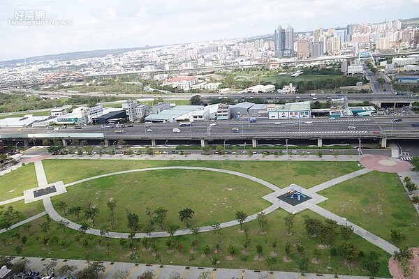 台中的區域高價宅都出現在公園旁。(好房資料中心)