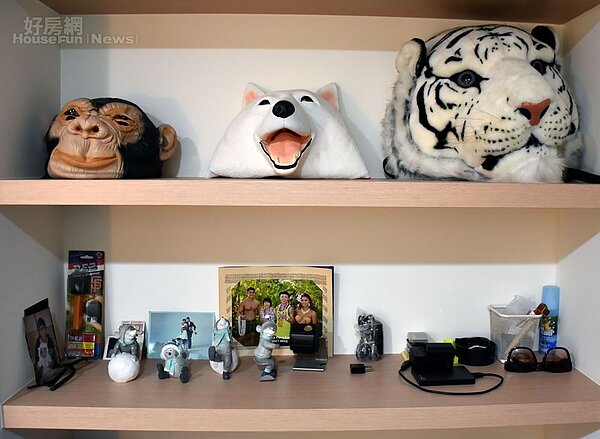 5. 角落可以看到阿飛收藏的小玩具,每一件都創意十足。