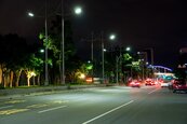 斥資1.1億…北市3萬盞路燈　將換裝LED燈