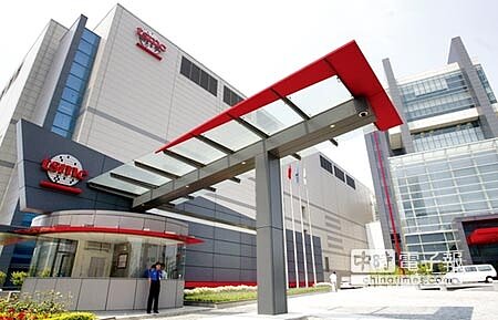 台積電可能赴美投資台幣5,000億元的傳言,讓各部會首長表態,要窮「洪荒之力」挽留。圖為台積電竹科12吋廠。圖/本報資料照片