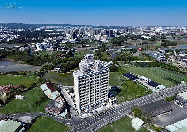 往市區外觀察，許多區域房價仍為一般民眾可負擔，雖大眾運輸較為不便利，但對於有車的人其實並非絕對，以桃園龍潭某建案為例，位處稻田之間，市區車程三分鐘，住在此地很有度假的感覺。（好房網News記者 陳韋帆／桃園報導）