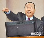 國防部盼軍人年改先緩緩