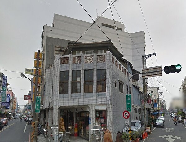 嘉市這棟房子長相奇特 網友稱台灣奇蹟(翻攝google map)