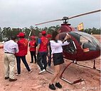 返鄉掃墓怕塞車坐這個！　土豪搭直升機引圍觀