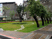 拆圍牆開步道　板橋浮洲社區綠美化有成