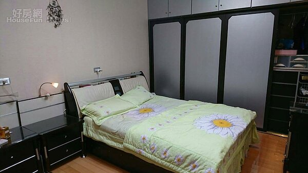 6.臥室布置簡潔重視收納。
