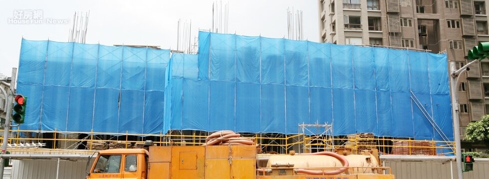 建商集體罹患潛水夫病! 竟是為了檢查大樓(大刊頭)