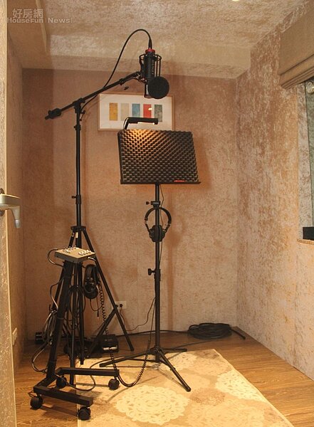 5.錄音室光隔音牆厚度就達30cm，去年又花了300萬升級器材，可說是千萬等級錄音室。

