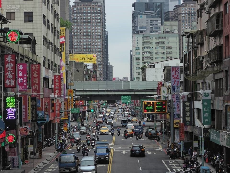 新北市板橋區街景。（好房網News記者陳韋帆攝）