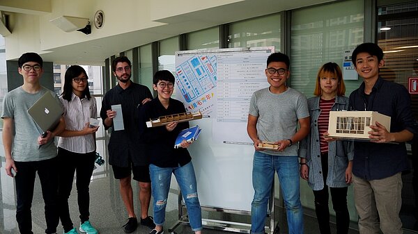 台大建築與城鄉研究所團隊,以模組化系統透過不同的組合,替入住者找到各種生活可能。圖/新北市政府城鄉發展局提供。