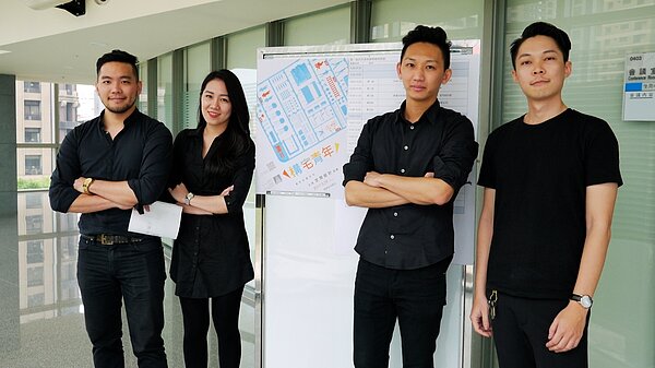 台大創新設計學院,則是以木棧板為基礎元素,動手拼組出屬於自己的家。。圖/新北市政府城鄉發展局提供。