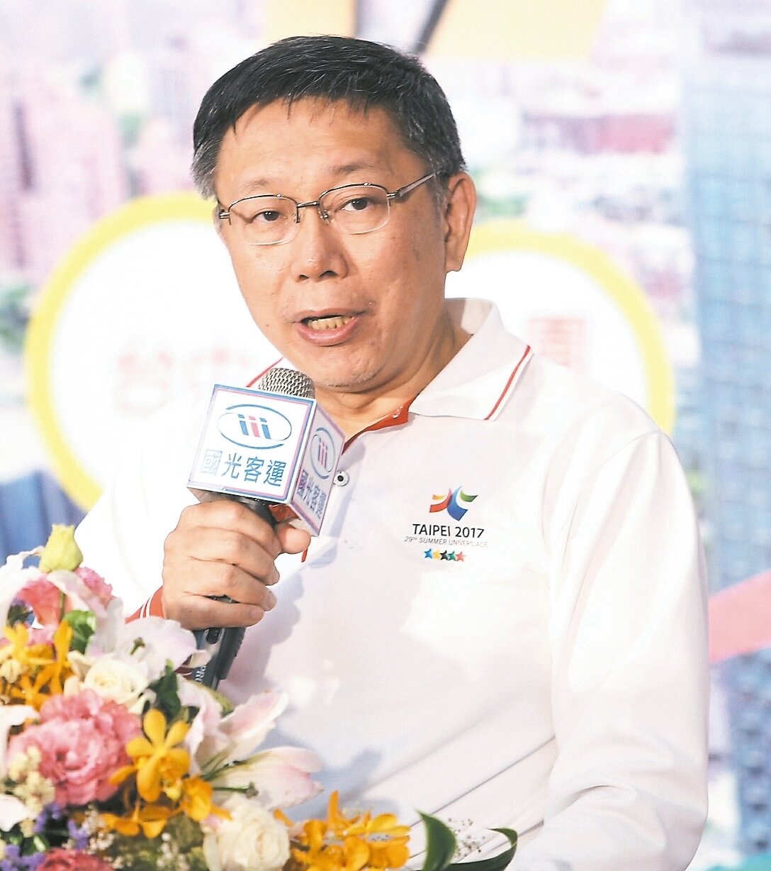 台北市長柯文哲在公聽會外批前瞻軌道建設二大問題。 記者侯永全/攝影