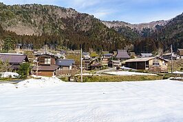 離京都不到兩小時車程的美山かやぶきの里，有著一種與世隔絕自成一格的美。