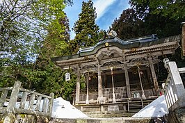 若是10月上旬來到這裡，運氣好的話可親眼看到熱鬧的神社祭典。