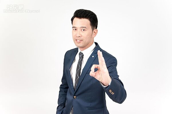 2.「魔髮部屋」執行長盛利外型帥氣，很有生意頭腦。
