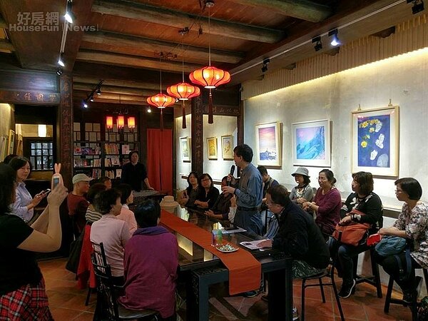 8. 這裡經常舉辦畫展與講座活動。