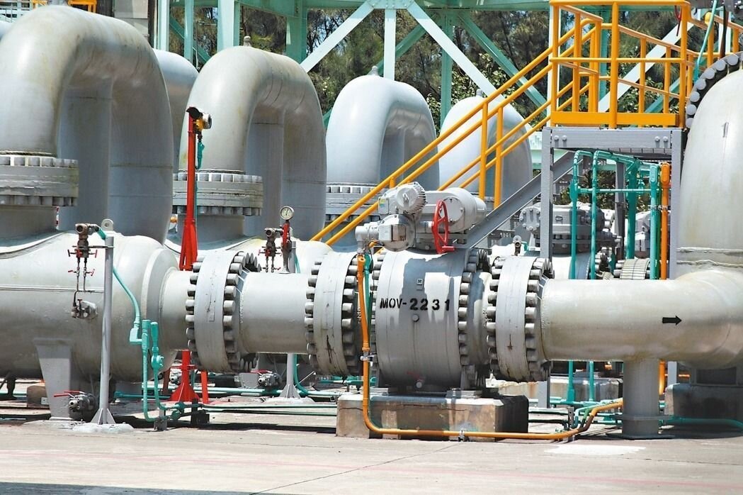 大潭緊急發電機組的1號機日前試俥時設備毀損,確定8月底前無法併聯發電。(圖/聯合報系)