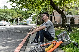 經營台大公館生活生圈已經三年的永慶房仲經紀人黃晨瑋，平日最愛到台大校園裡散步。