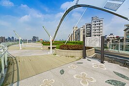 當然要騎自行車或登高賞景也是沒問題。