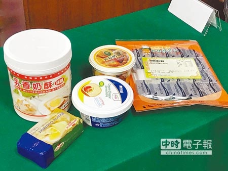台灣消保會抽查50件食品，當中近半含反式脂肪。（柯宗緯攝）