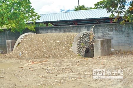 台鐵花蓮管理處長官邸,有日式住宅常見的半戶外「ㄣ」字型迴廊。(記者張祈攝)