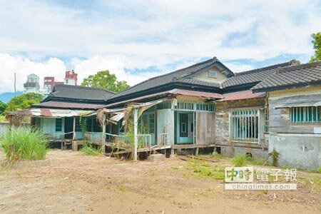 官邸旁的大型防空洞,是當年太平洋戰爭時期的「避難指揮中心」。(記者張祈攝)