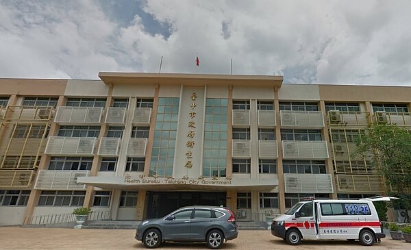 衛生局統計,3天內共有55人陸續送醫,患者全數投宿於同1家飯店。(圖/翻攝自Google Map)