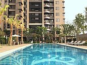天氣爆熱　消暑泳池成建案銷售利器