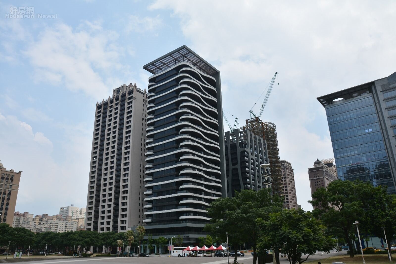 民眾普遍愛問「房價還會不會跌?」,圖為桃園房市。(好房網News記者 陳韋帆/攝影)