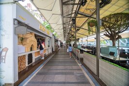這些特色咖啡店不僅是觀光客享受悠閒下午的最佳去處，也是碧潭周邊民眾十分喜歡光臨的店家。