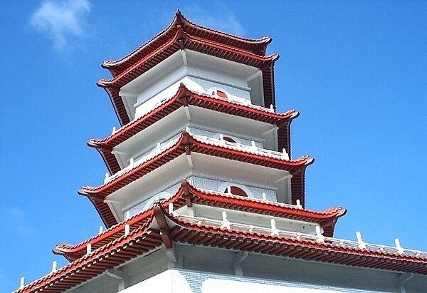 民眾斥市府蓋納骨塔只管建設,不管風水方位,對往生親友很不尊重。(圖/殯葬管理處)