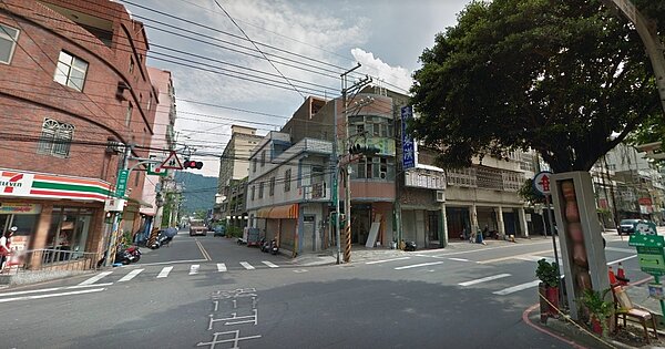 鶯歌二橋國小生活圈具備交通及學區機能。(圖/翻攝自Google Map)