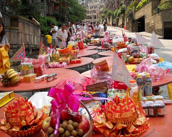 鶯安里中元祭聯合大普渡(圖/翻攝自基隆市安樂區公所)