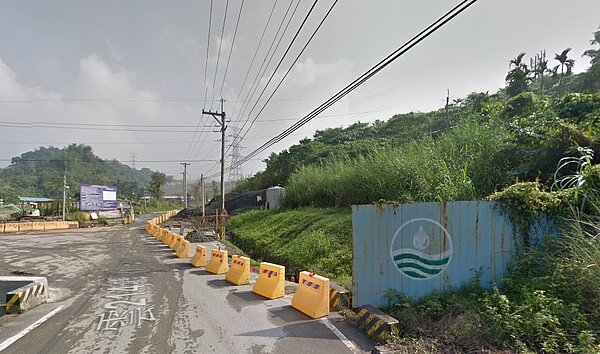 湖山水庫興建原因之一為減緩雲林縣地層下陷問題。圖為湖山水庫旁道路(圖/翻攝自Google Map)