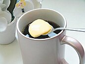 「防彈咖啡」減重　當心酮酸中毒