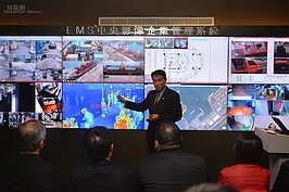 透過此系統，大型場域的安全監控管理，可即時影像監控，更能提示通知，有效管理與精簡人力。