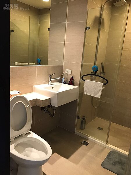 6.浴室採乾濕分離,相當整潔新穎。