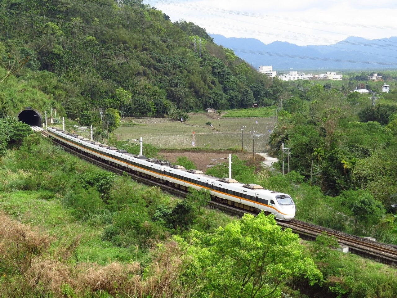 台鐵公布68個追火車熱點(圖/台鐵局提供、林志浩攝影)