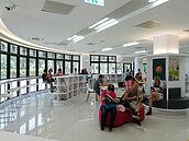空間更明亮、動線更流暢　中壢圖館改造啟用