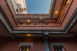 天井往上看的樣子。