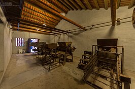 揀梗機作業區。