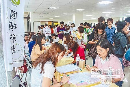 竹科職缺多,廠商找不到人才,求職者的專長是很大問題。(羅浚濱攝)
