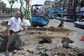 疑水公司堵死排水　林右昌：不可原諒