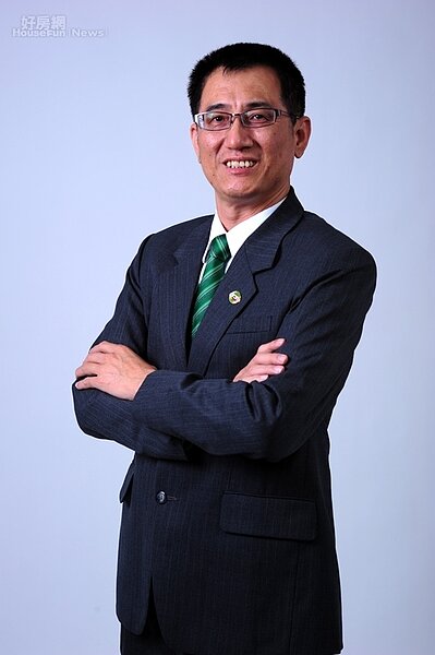 有巢氏房屋高雄楠梓右昌加盟店店東