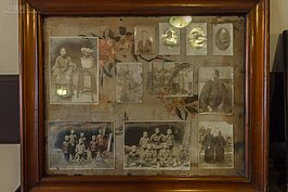 早年的生活照。當年成年男人大都還是維持清朝的穿著方式，以長袍馬褂為主。在百多年前拍照可不若現在這樣方便，數位相機按一下就有，因此大都是大戶人家、有錢人的專利，一般小老百姓要拍照恐怕一輩子也難遇上一次。