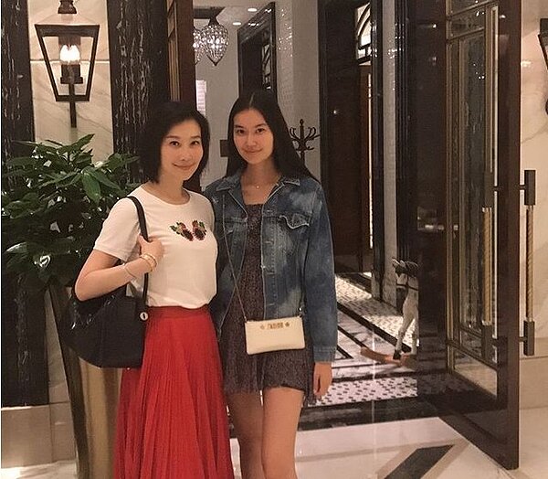 名媛錢德月(左)和女兒Tiffany。(圖/翻攝自IG)