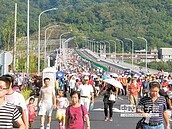 3萬人會師　三鶯二橋通車了